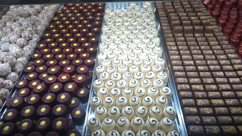 boutique-CALLAS-min_chocolates_milk_chocolate_white_chocolate_truffles_candy_food_treat_cacao-1213769